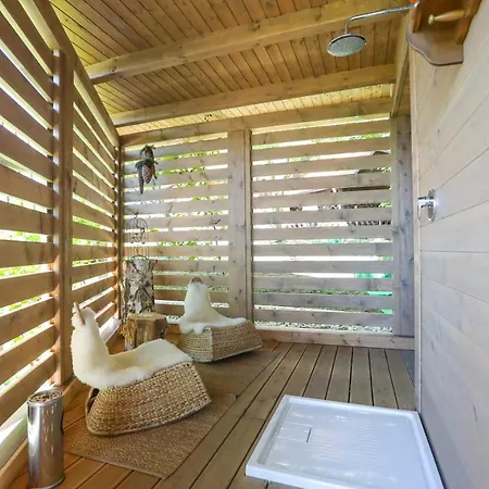 Luxury tent Treehouse Na Skaluc *