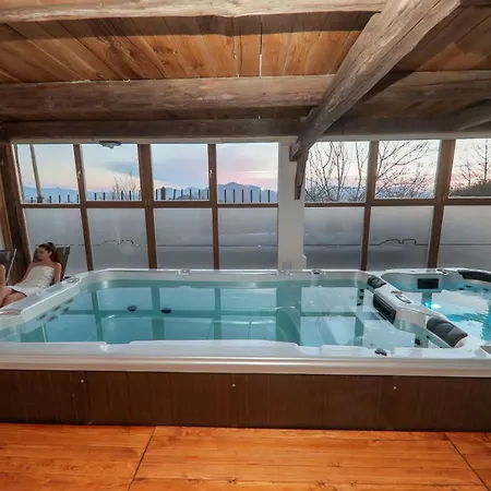 Treehouse Na Skaluc *